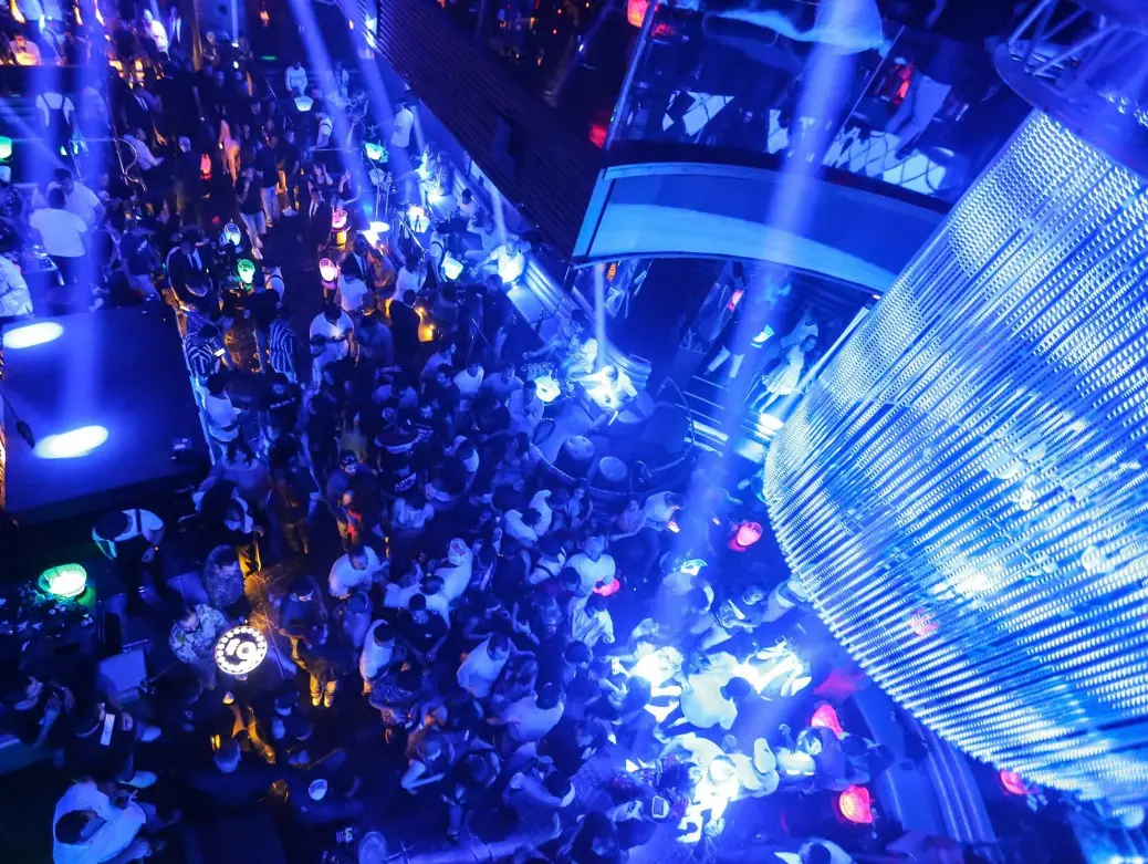 club crowd